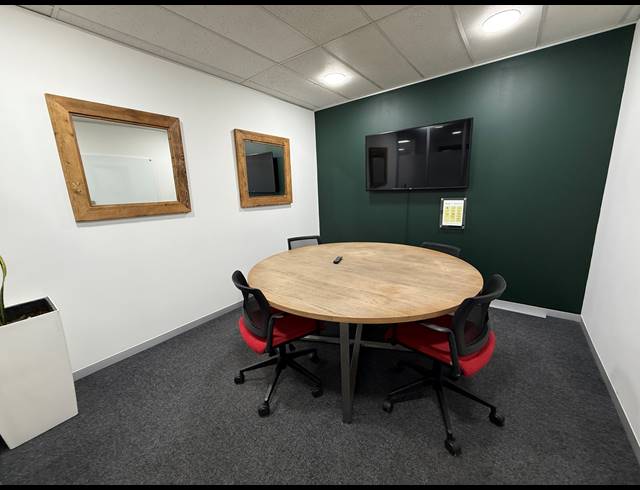 107.88M² OFFICE TO LET IN ROSEBANK